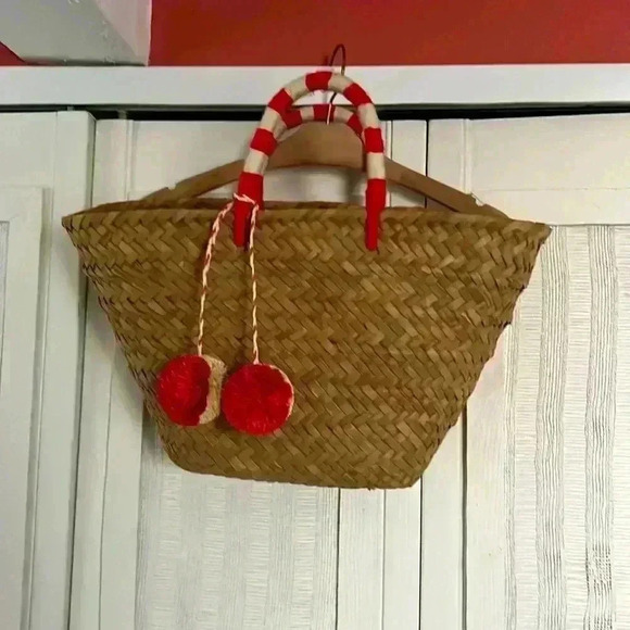 Kayu St. Tropez Tote Pom Pom straw tote new without tags - Picture 1 of 7
